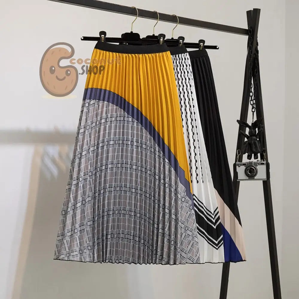 Chic Waves of Cuteness: Embrace Fashion with this Wavy Pleated Skirt