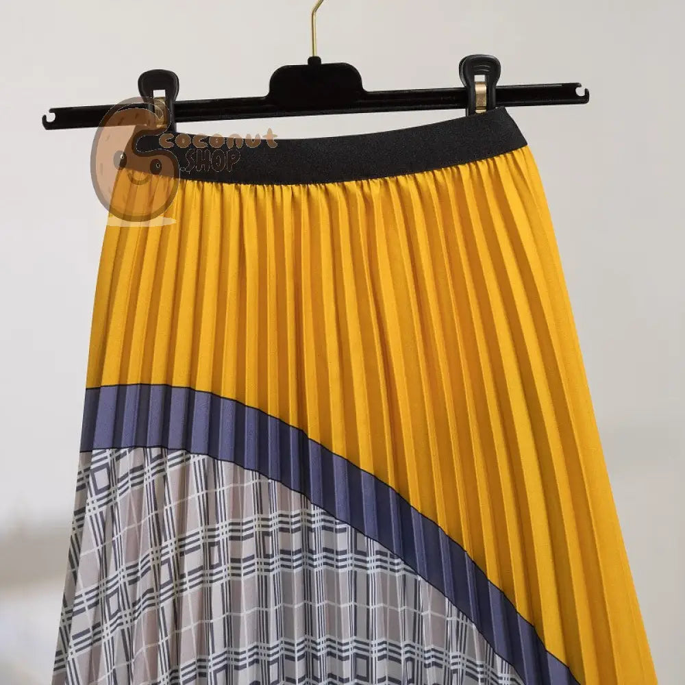 Chic Waves of Cuteness: Embrace Fashion with this Wavy Pleated Skirt