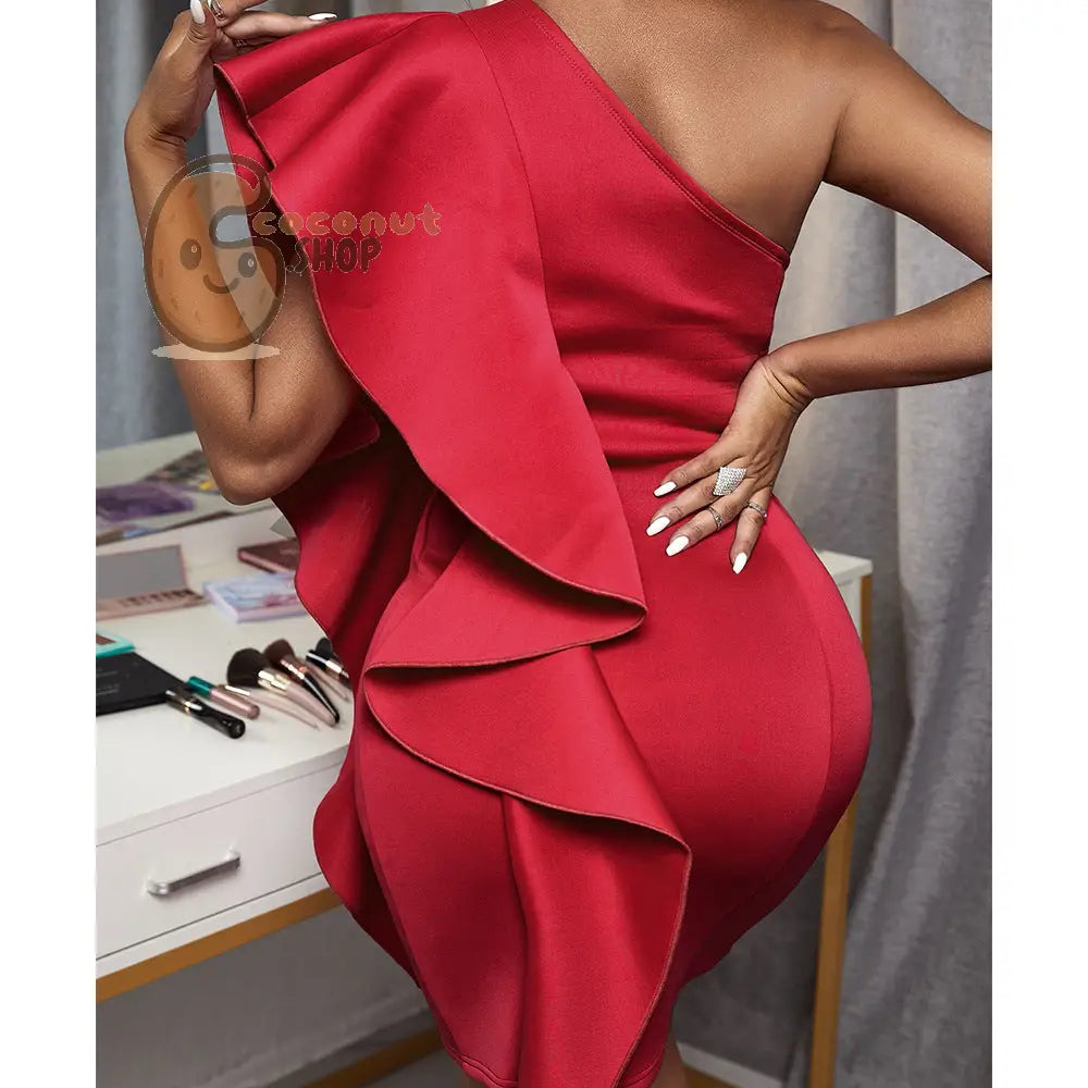 Embrace the Sexy Slanted Shoulder Style for Effortless Elegance - Your Solid Color Sleeveless One-Piece Wonder!